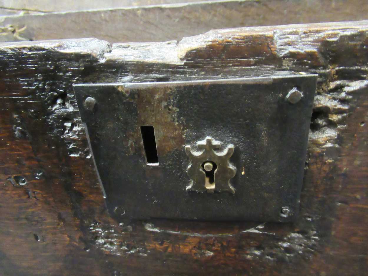 An oak six plank chest, 17th century, - Image 6 of 15