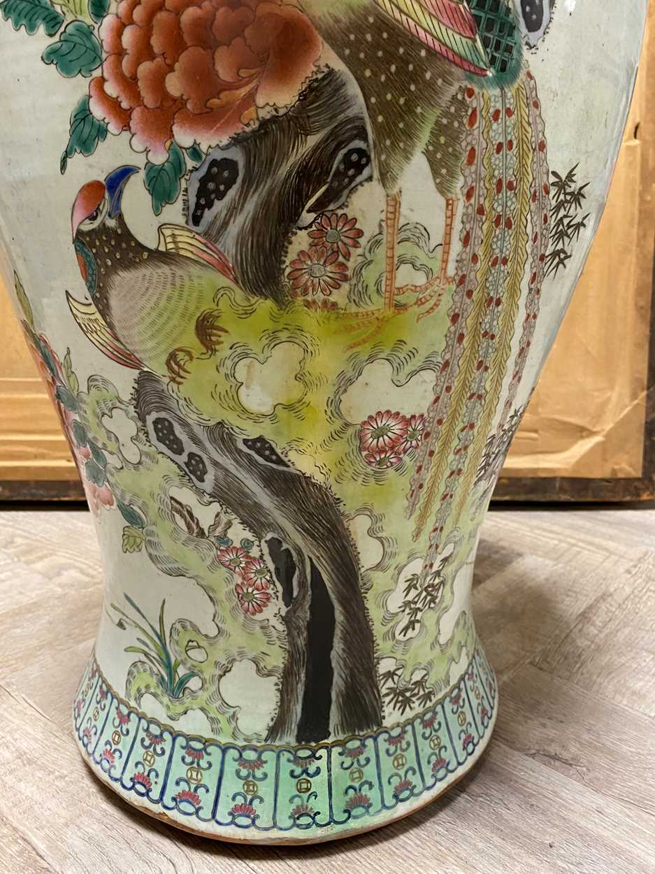 A large Chinese porcelain vase, Republic period or later, - Bild 10 aus 10