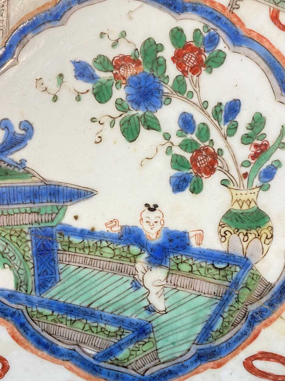 A pair of Chinese famille verte dinner plates, Qing Dynasty, Kangxi (1662-1722), - Image 3 of 16