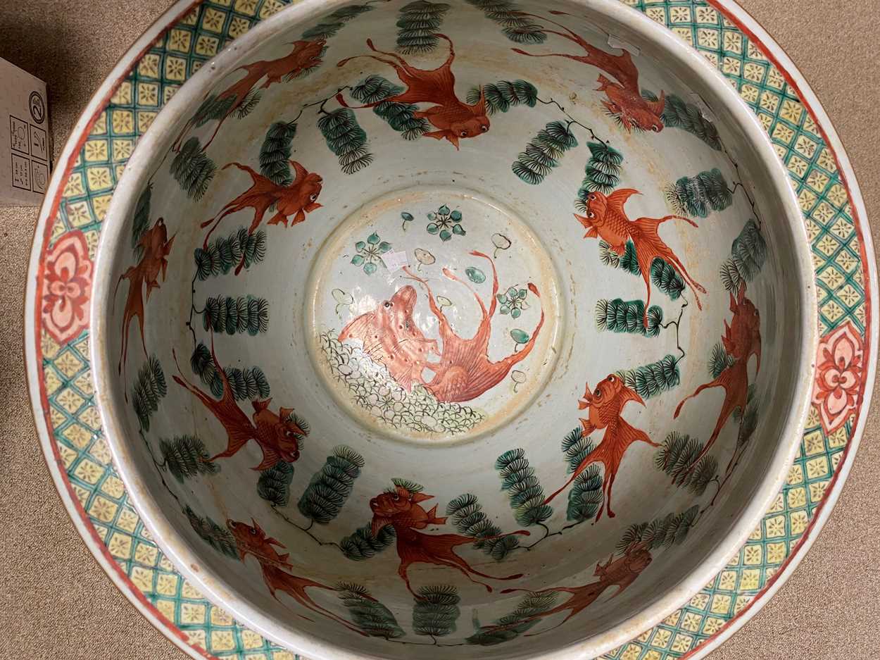 A Chinese famille verte porcelain fish bowl, late Qing Dynasty, circa 1900, - Image 2 of 22