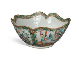 A Chinese porcelain fruit bowl, Canton, circa 1890,