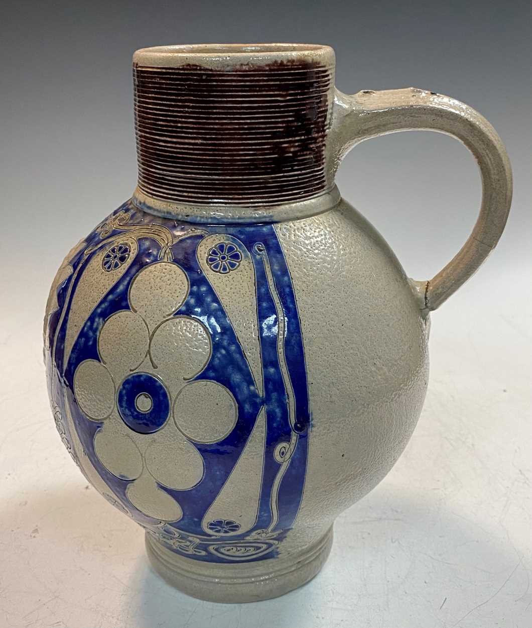 A German Westerwald stoneware jug, 18th century, - Bild 3 aus 7