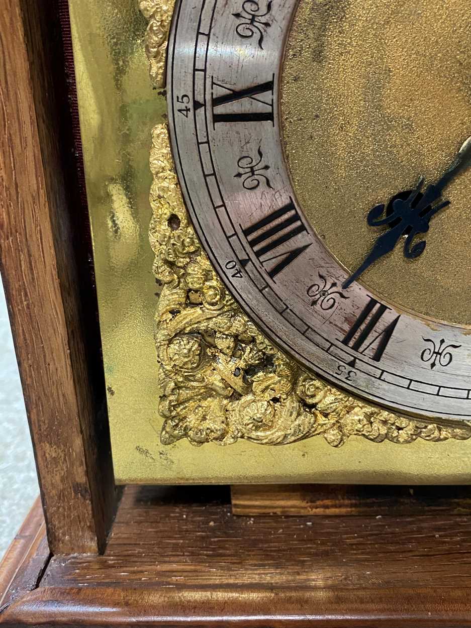 A Queen Anne style walnut mantel clock, early 20th century, - Bild 5 aus 16