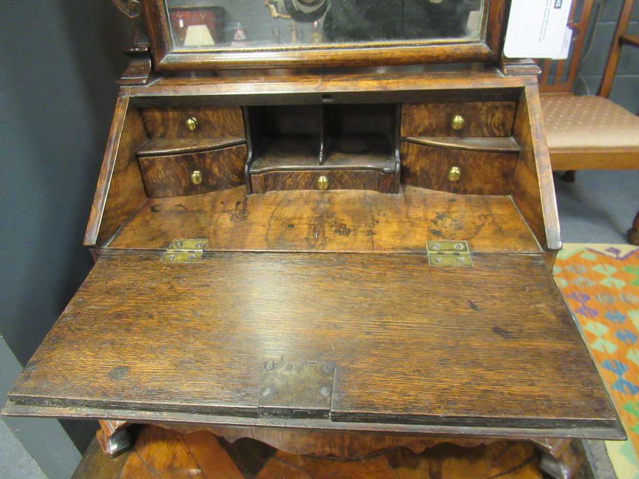 A Dutch style walnut dressing table mirror, early 20th century, - Bild 8 aus 19