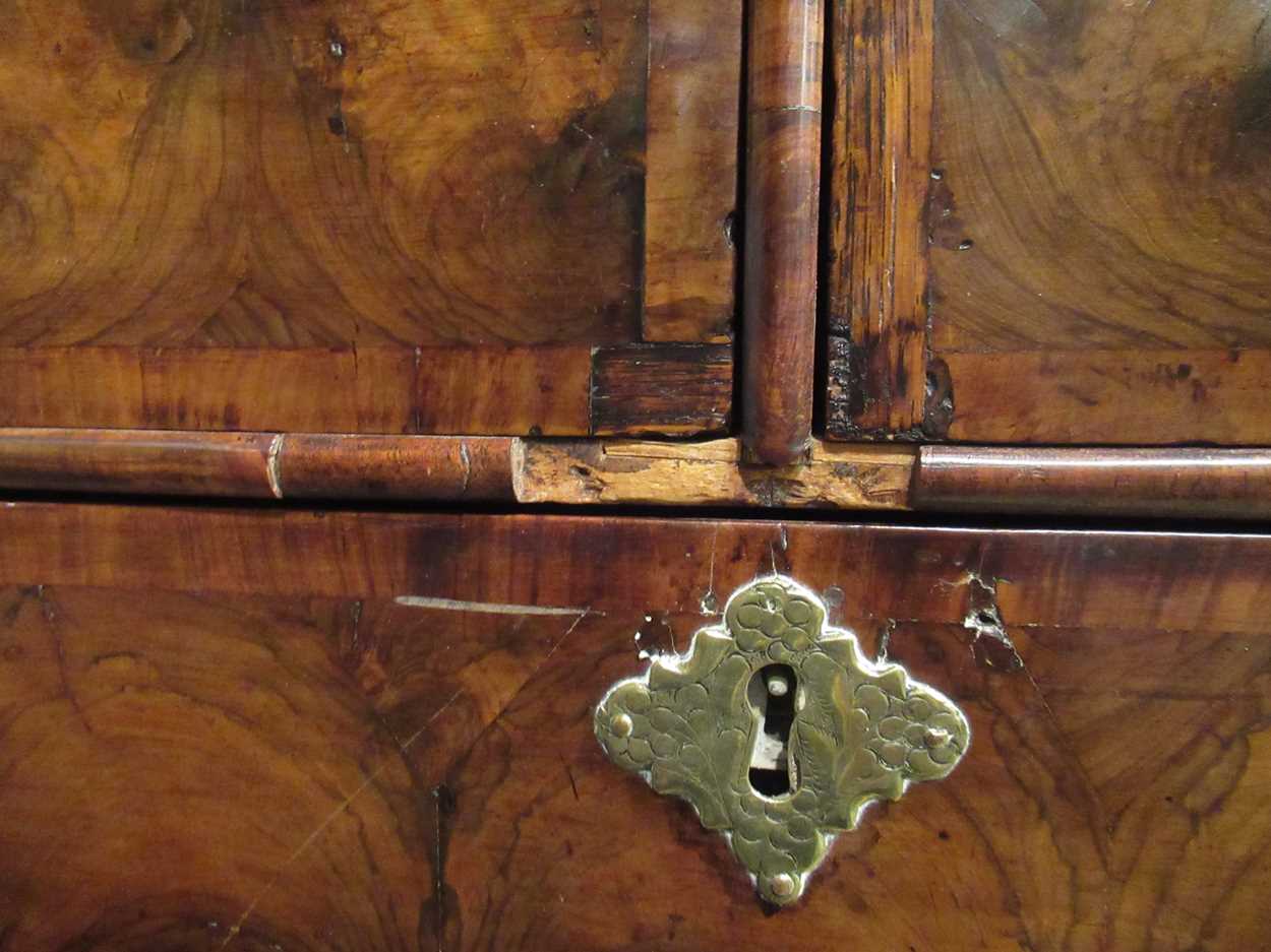 A Queen Anne and later oyster veneered walnut chest on stand, - Bild 11 aus 20