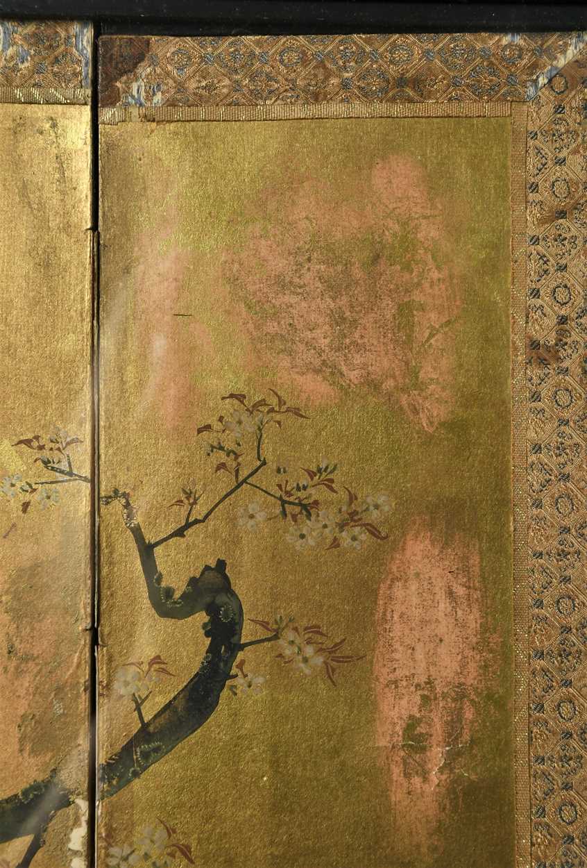 A pair of Japanese gold lacquered and painted six-fold table screens, late Meiji period, - Image 16 of 16