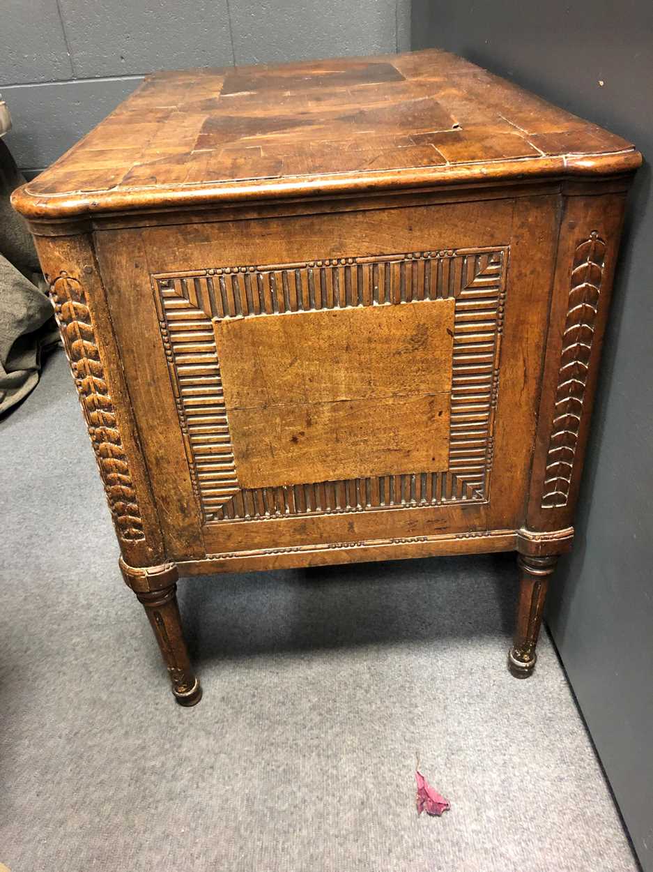 An Italian walnut commode, late 18th century, - Image 2 of 9