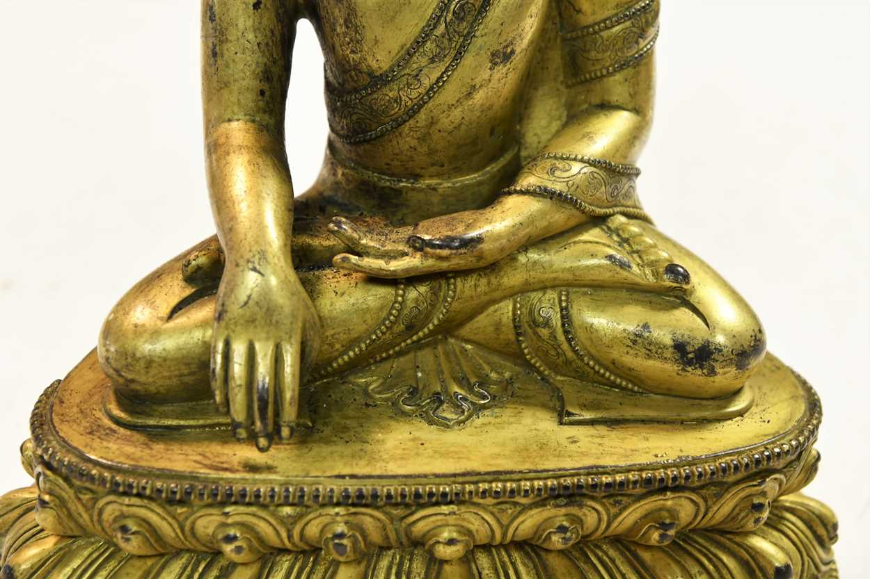 A Chinese gilt bronze figure of Buddha, Ming style, - Image 3 of 6