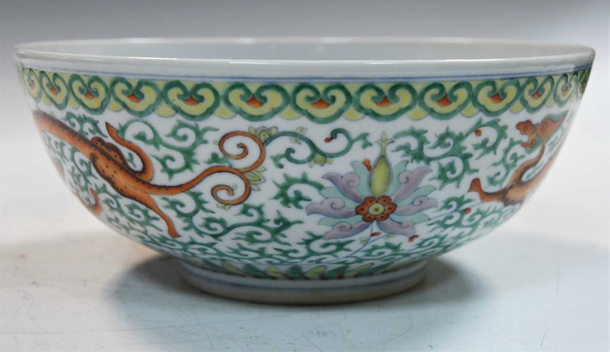 A Chinese Wucai dragon bowl, probably Jiaqing 1796-1820, - Image 6 of 8