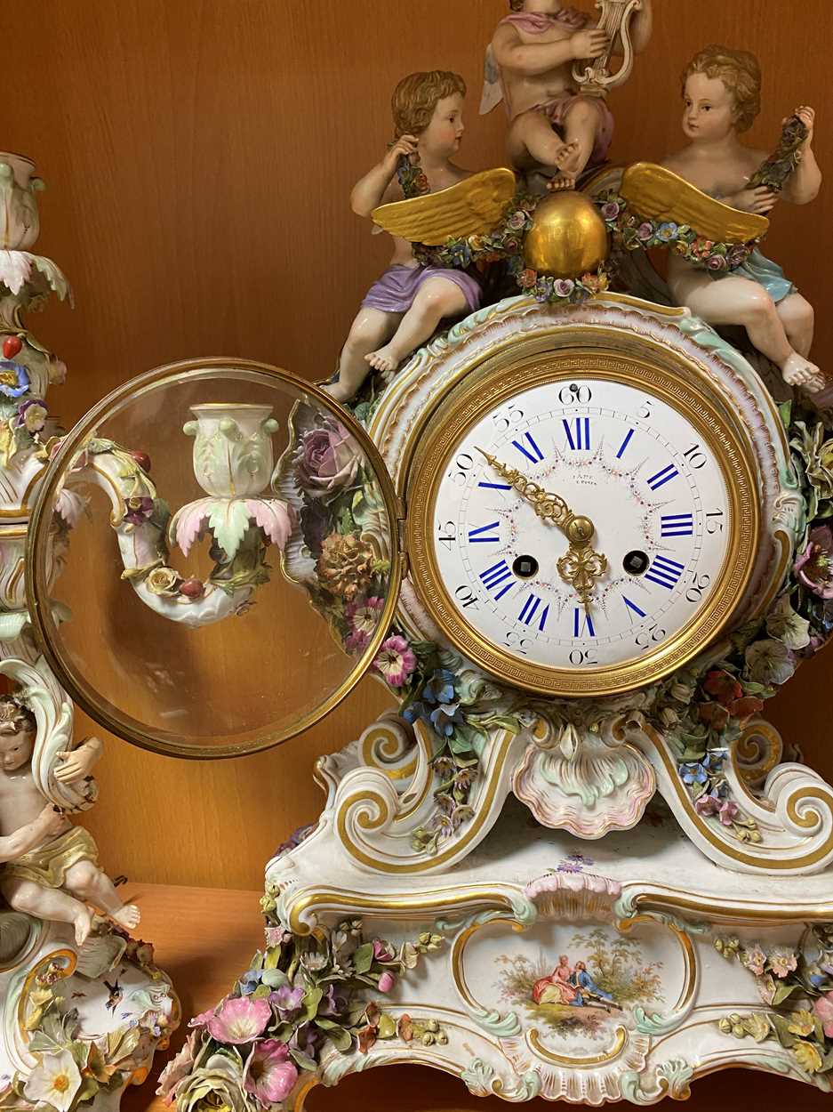 A Meissen porcelain clock garniture, late 19th century, - Bild 3 aus 26