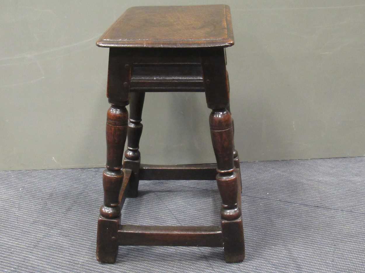 An oak joint stool, late 17th century, - Bild 13 aus 23