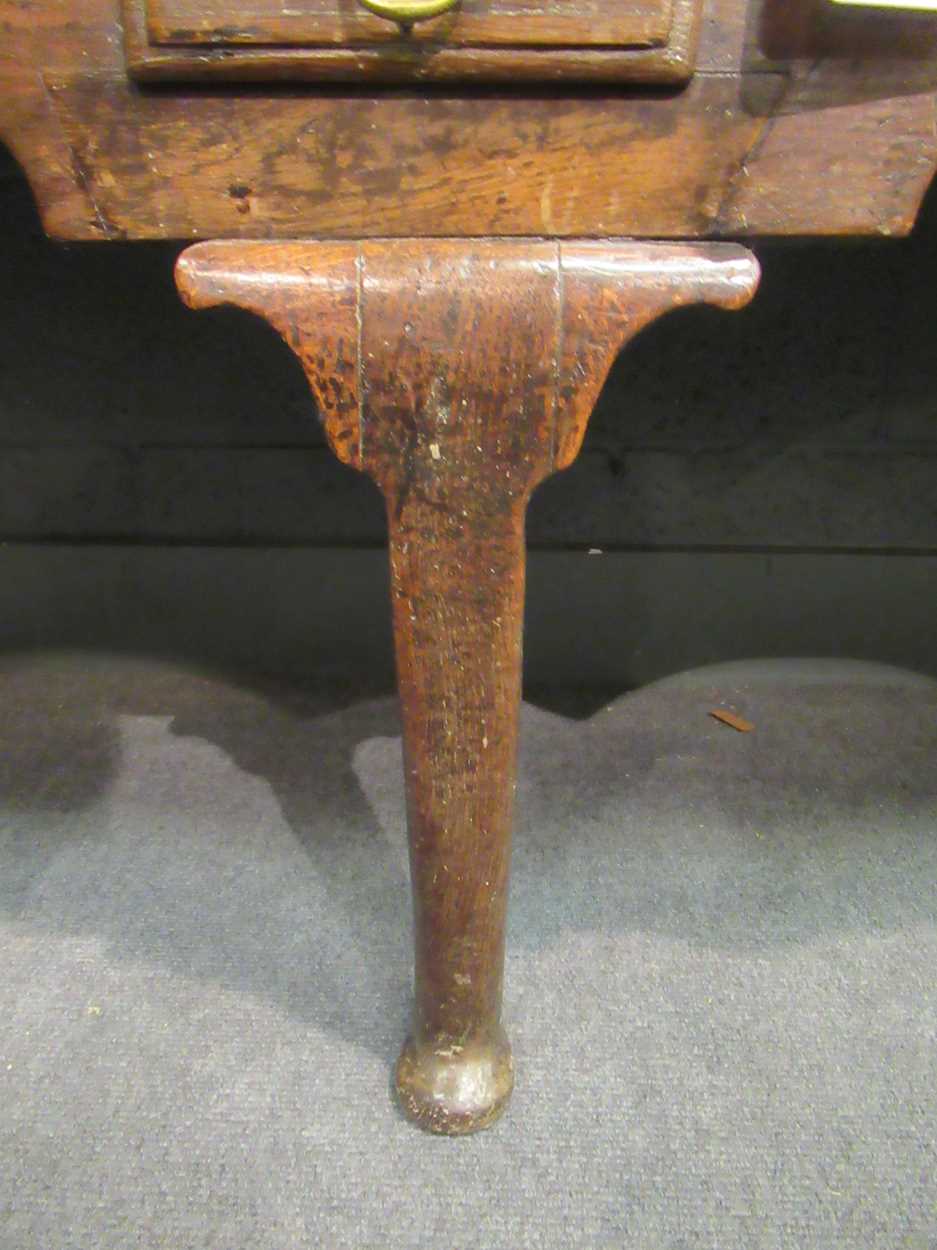 An oak and elm dresser base, 18th century, - Bild 4 aus 20