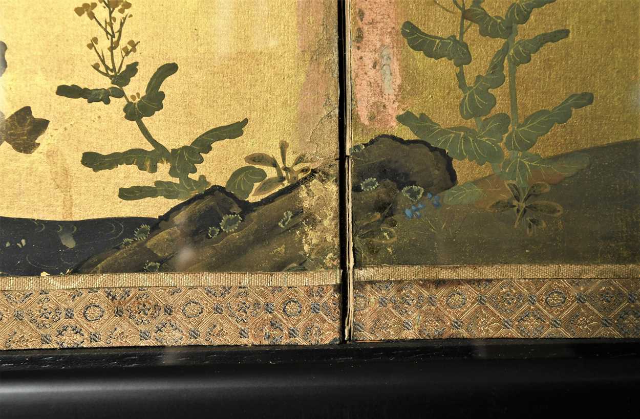 A pair of Japanese gold lacquered and painted six-fold table screens, late Meiji period, - Image 14 of 16