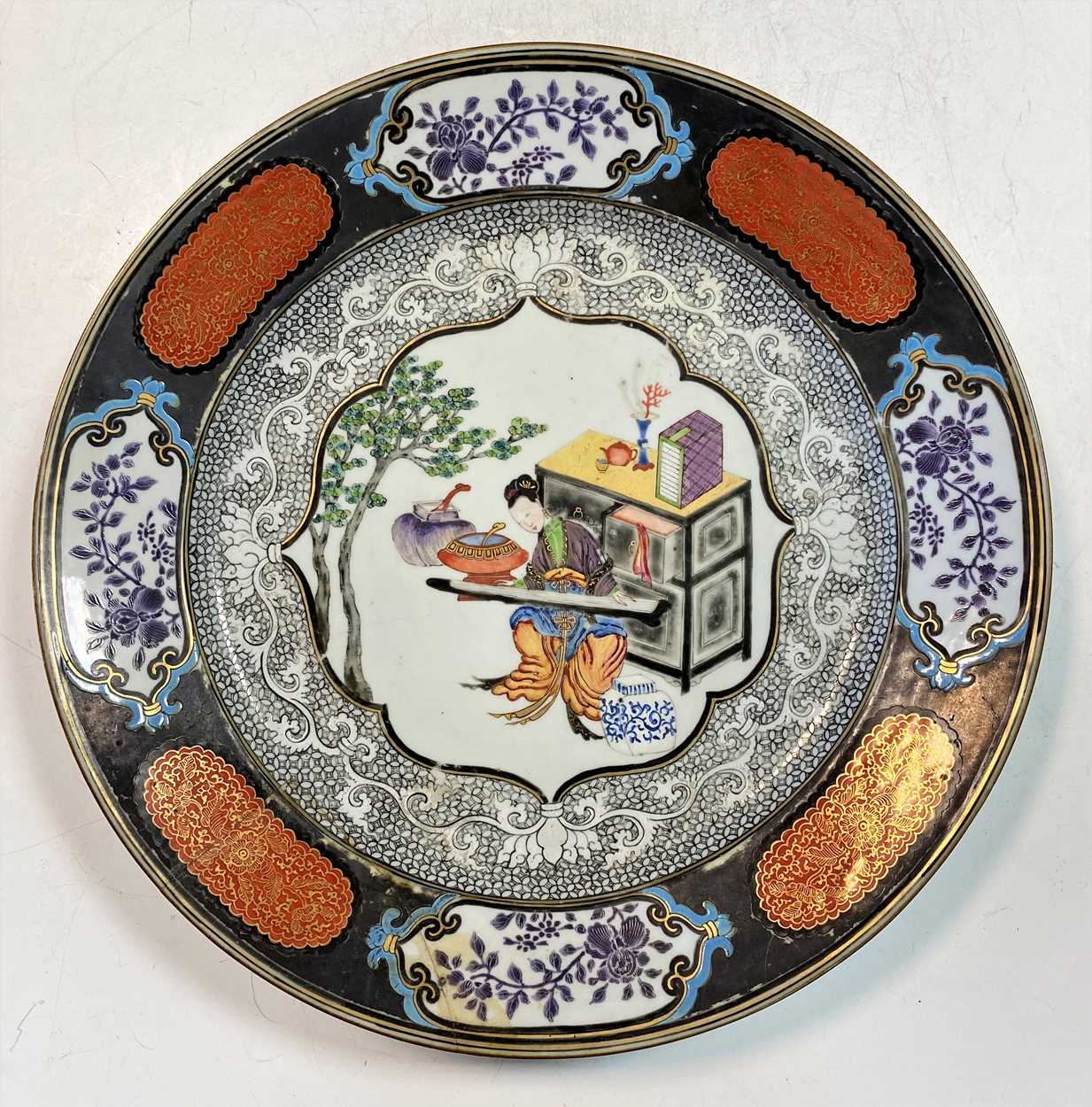 A set of three graduated Chinese export dishes, Qing Dynasty, Qianlong (1736-1795), - Bild 7 aus 15