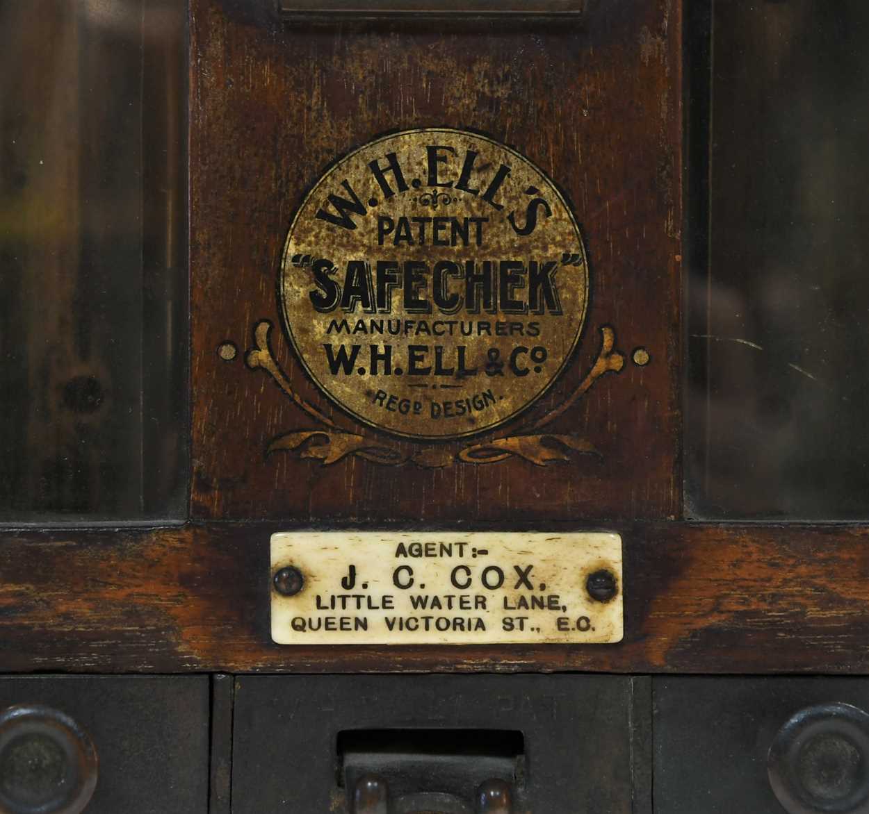 An Edwardian W.H. Ell's patent Safechek Sovereign changer, - Image 3 of 12