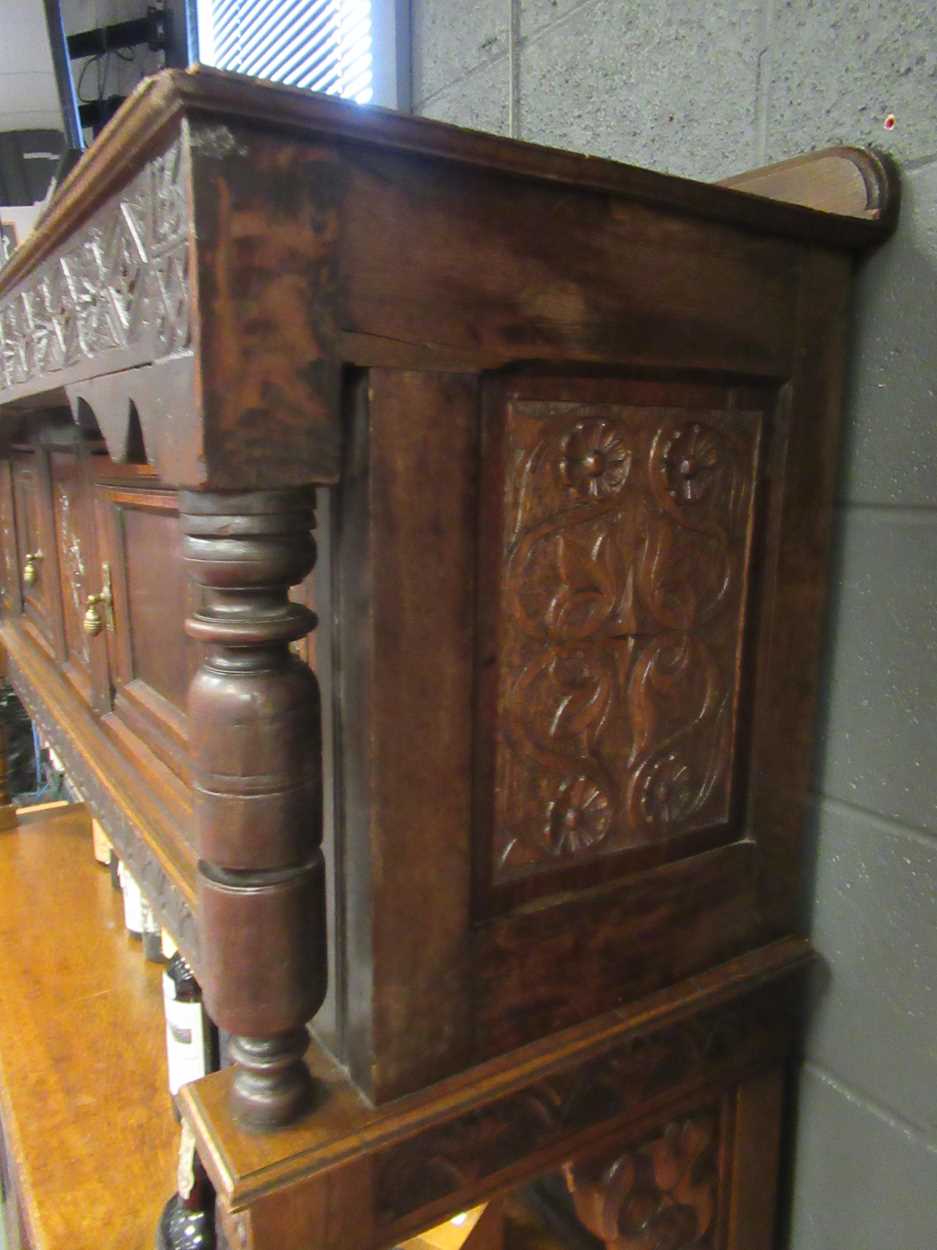 An oak court cupboard, 17th century and later, - Bild 6 aus 16