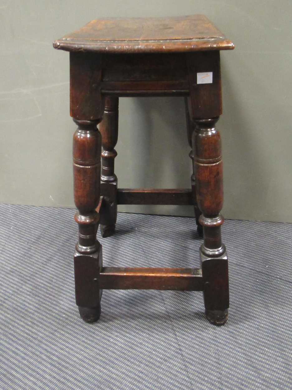 An oak joint stool, late 17th century, - Bild 16 aus 24