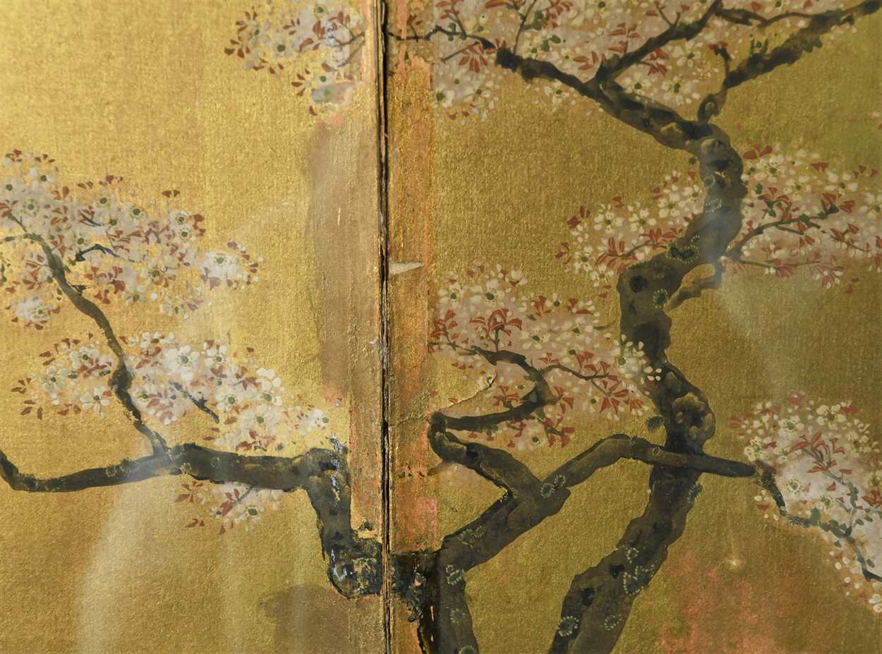 A pair of Japanese gold lacquered and painted six-fold table screens, late Meiji period, - Image 5 of 16