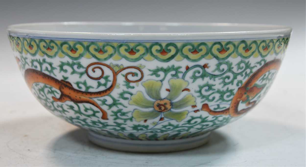 A Chinese Wucai dragon bowl, probably Jiaqing 1796-1820, - Image 8 of 8