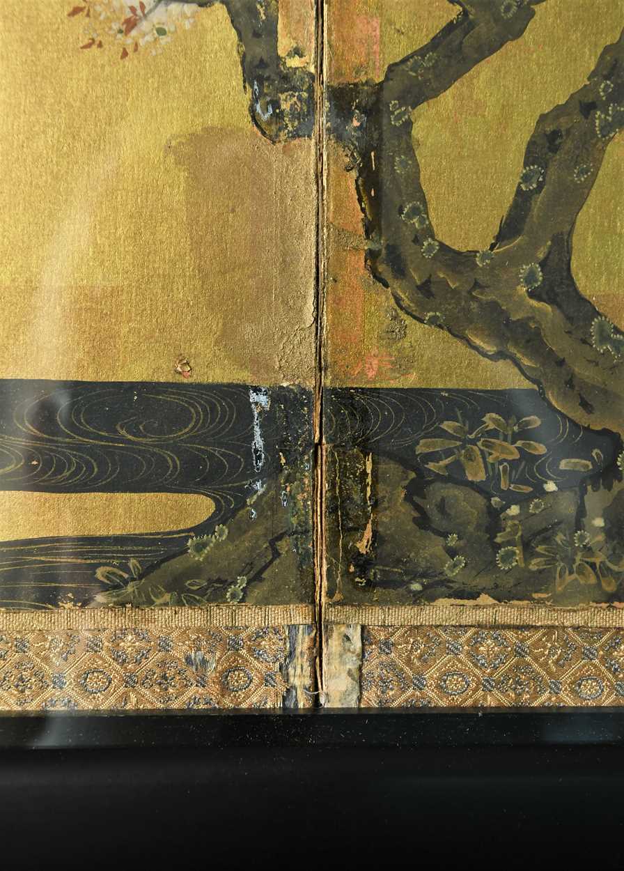 A pair of Japanese gold lacquered and painted six-fold table screens, late Meiji period, - Image 4 of 16