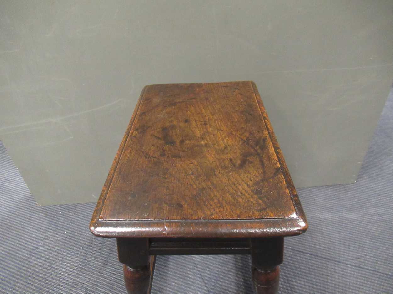 An oak joint stool, late 17th century, - Bild 14 aus 23