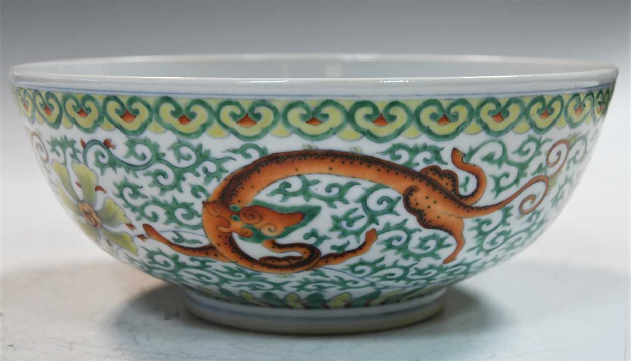 A Chinese Wucai dragon bowl, probably Jiaqing 1796-1820, - Image 7 of 8