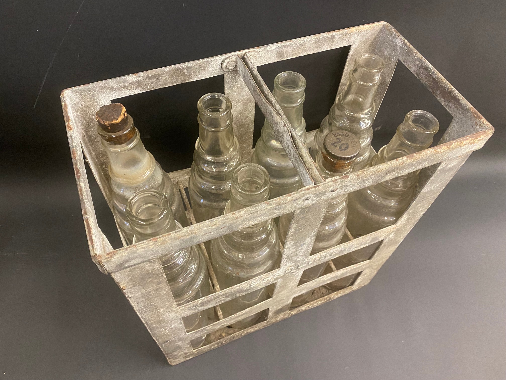 An Essolube eight division oil bottle crate containing a full set of quart oil bottles. - Image 2 of 2