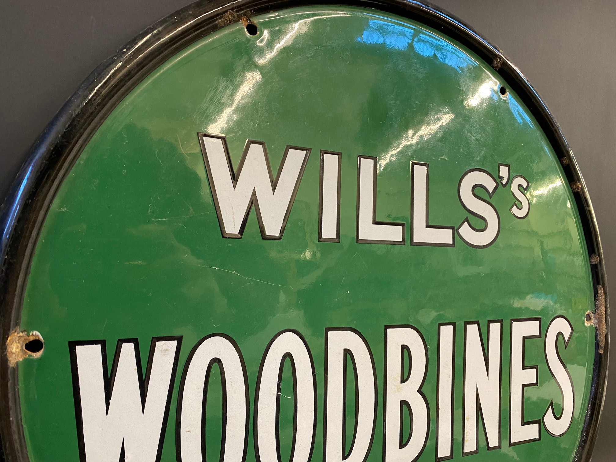 A Wills's Woodbines circular enamel sign in good condition, with a nice gloss, 18" diameter. - Image 2 of 4