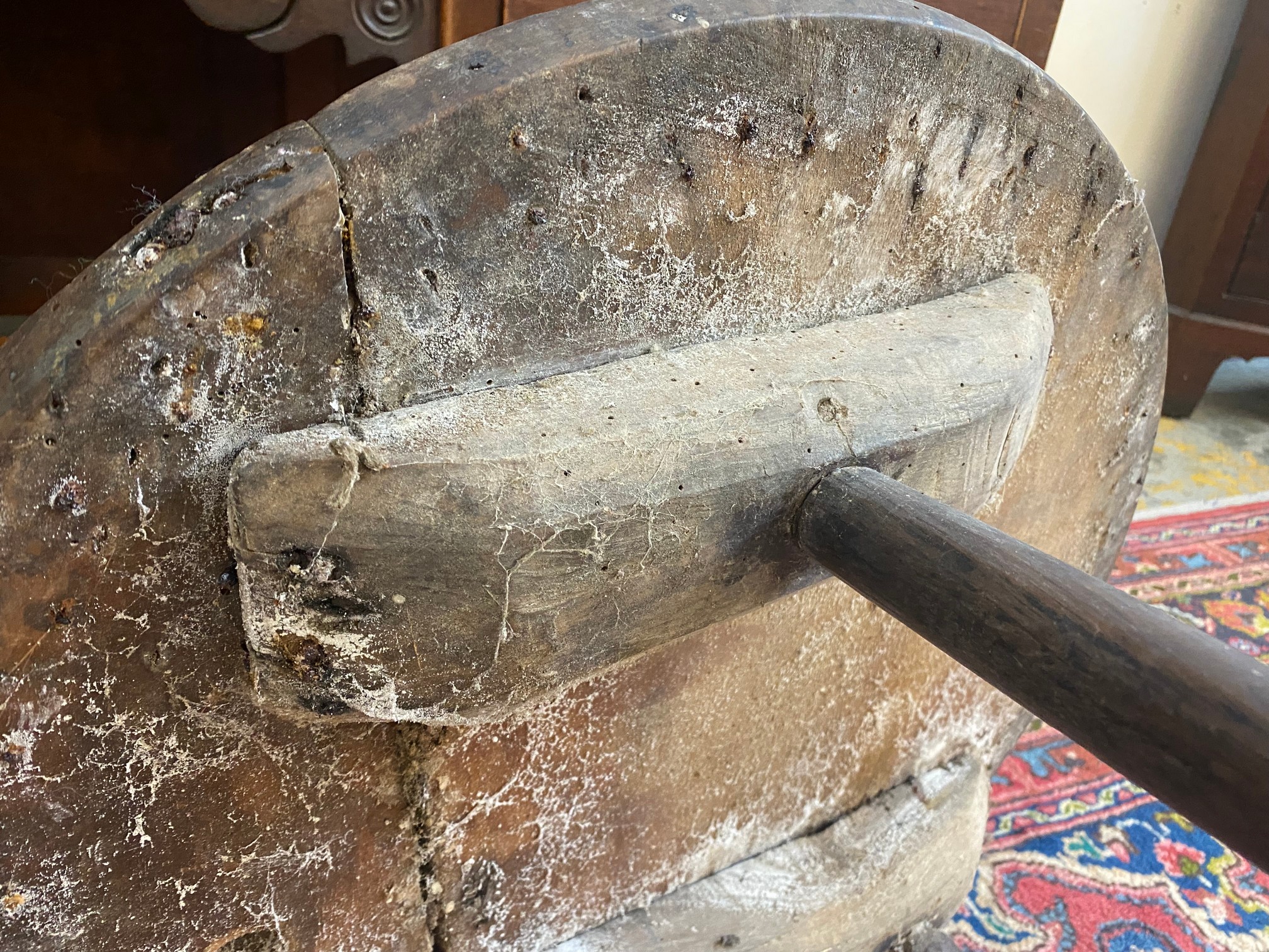 A rare 19th Century or possibly earlier Welsh borders cricket table with a fruitwood top and ash - Image 6 of 9