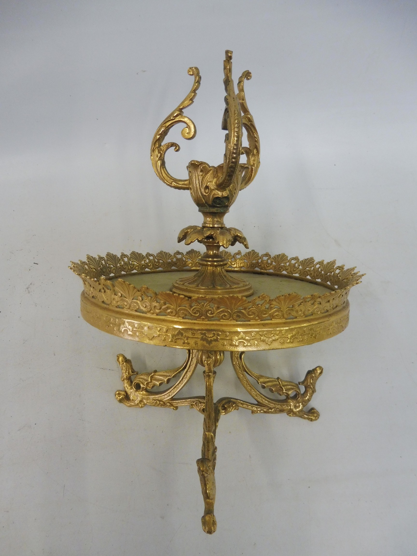 A gilt metal epergne stand of high quality. - Image 7 of 8