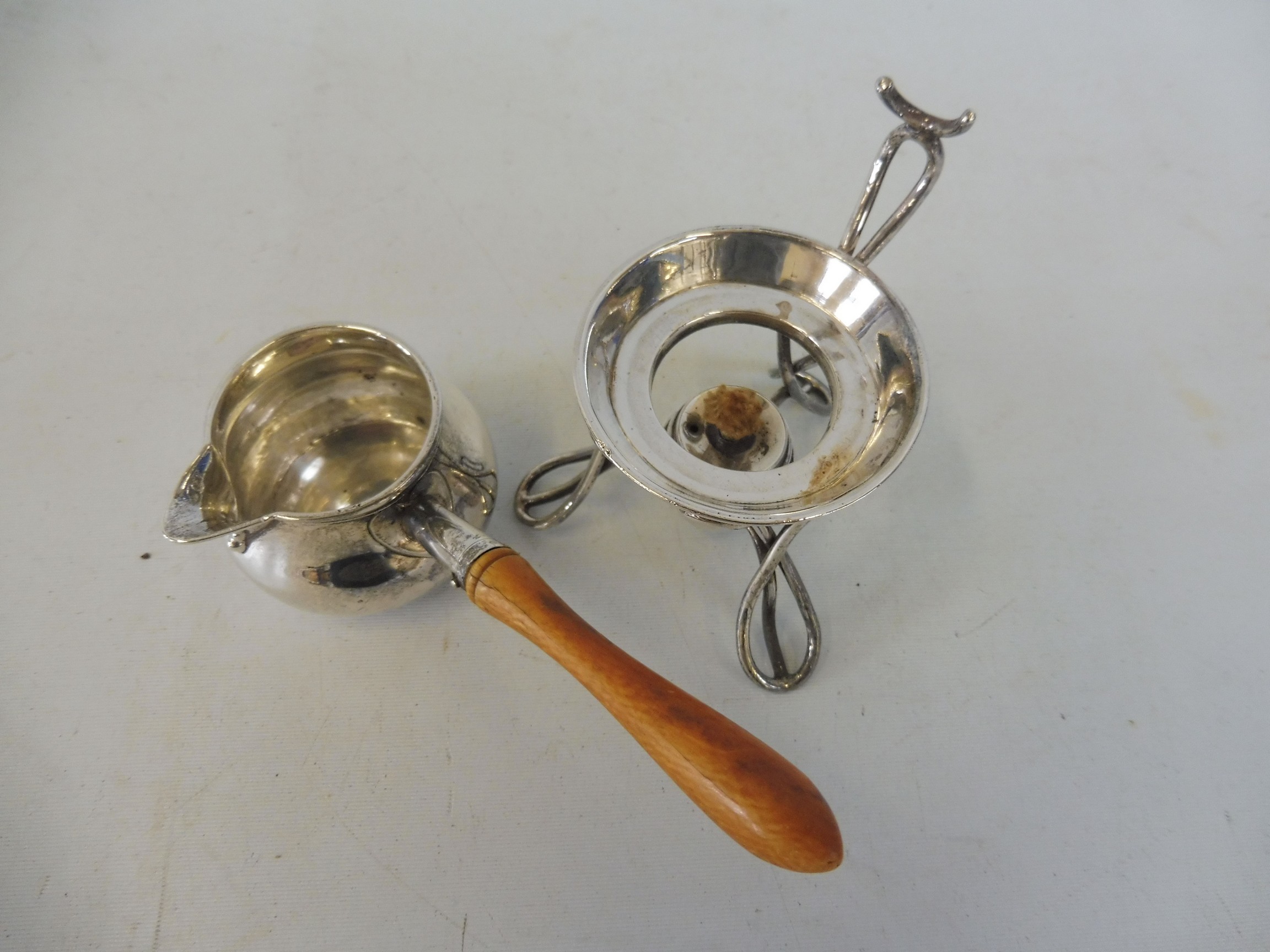 An Art Nouveau style silver miniature brandy saucepan with pouring spout, raised on a spirit - Image 4 of 5