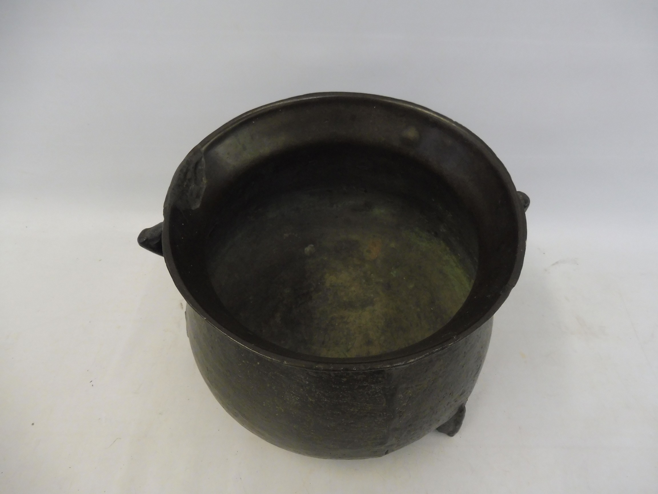 A 17th Century patinated bronze cauldron of large size, 10 1/2" diameter, 9" h. - Image 2 of 5