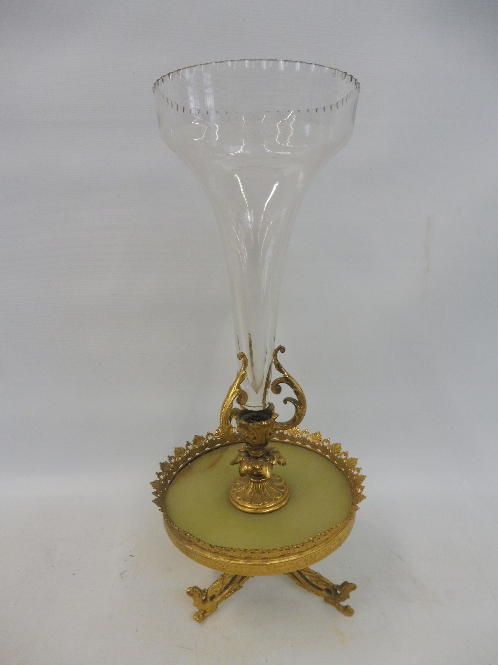 A gilt metal epergne stand of high quality. - Image 2 of 8