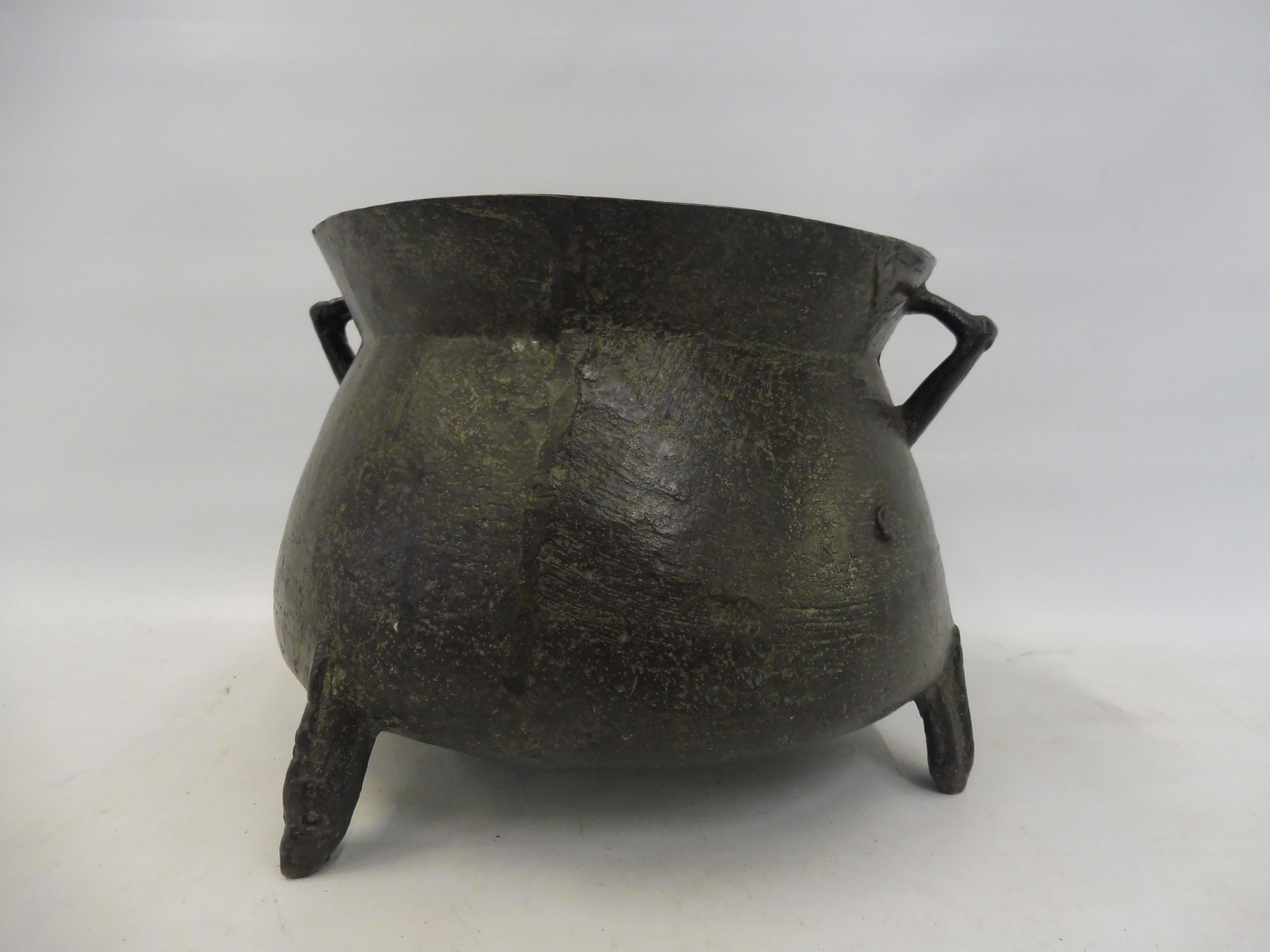 A 17th Century patinated bronze cauldron of large size, 10 1/2" diameter, 9" h. - Image 3 of 5