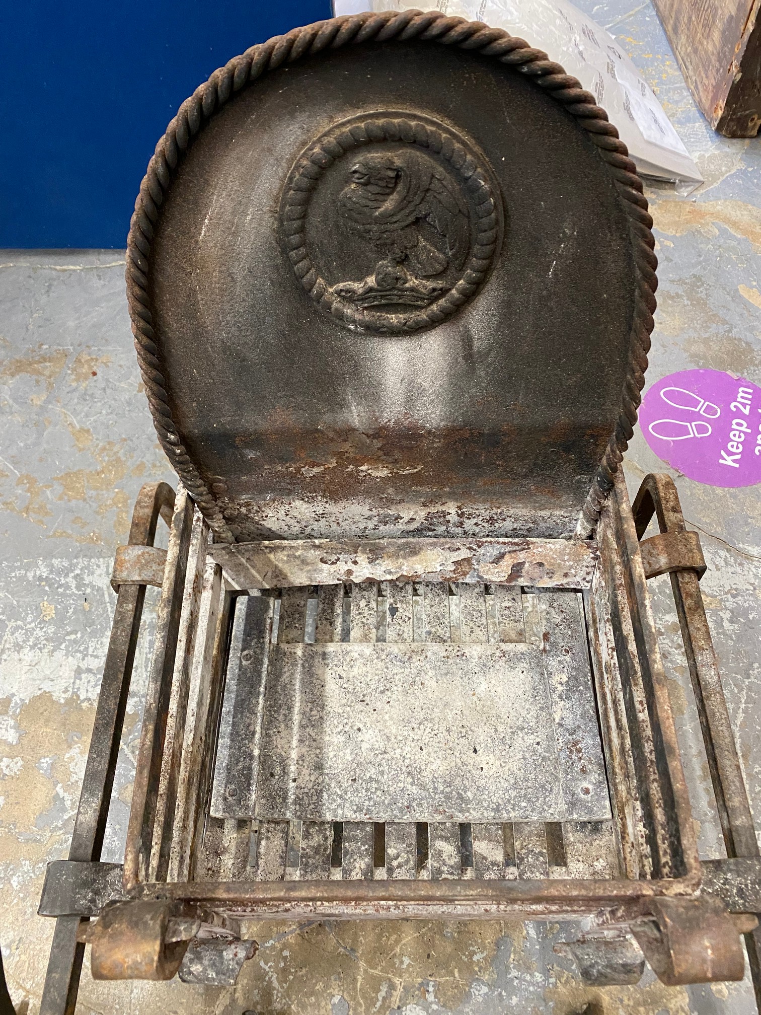 A late 19th/early 20th Century Imperial American fire grate. - Image 3 of 3