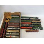 A quantity of oo gauge carriages, different eras and makers.