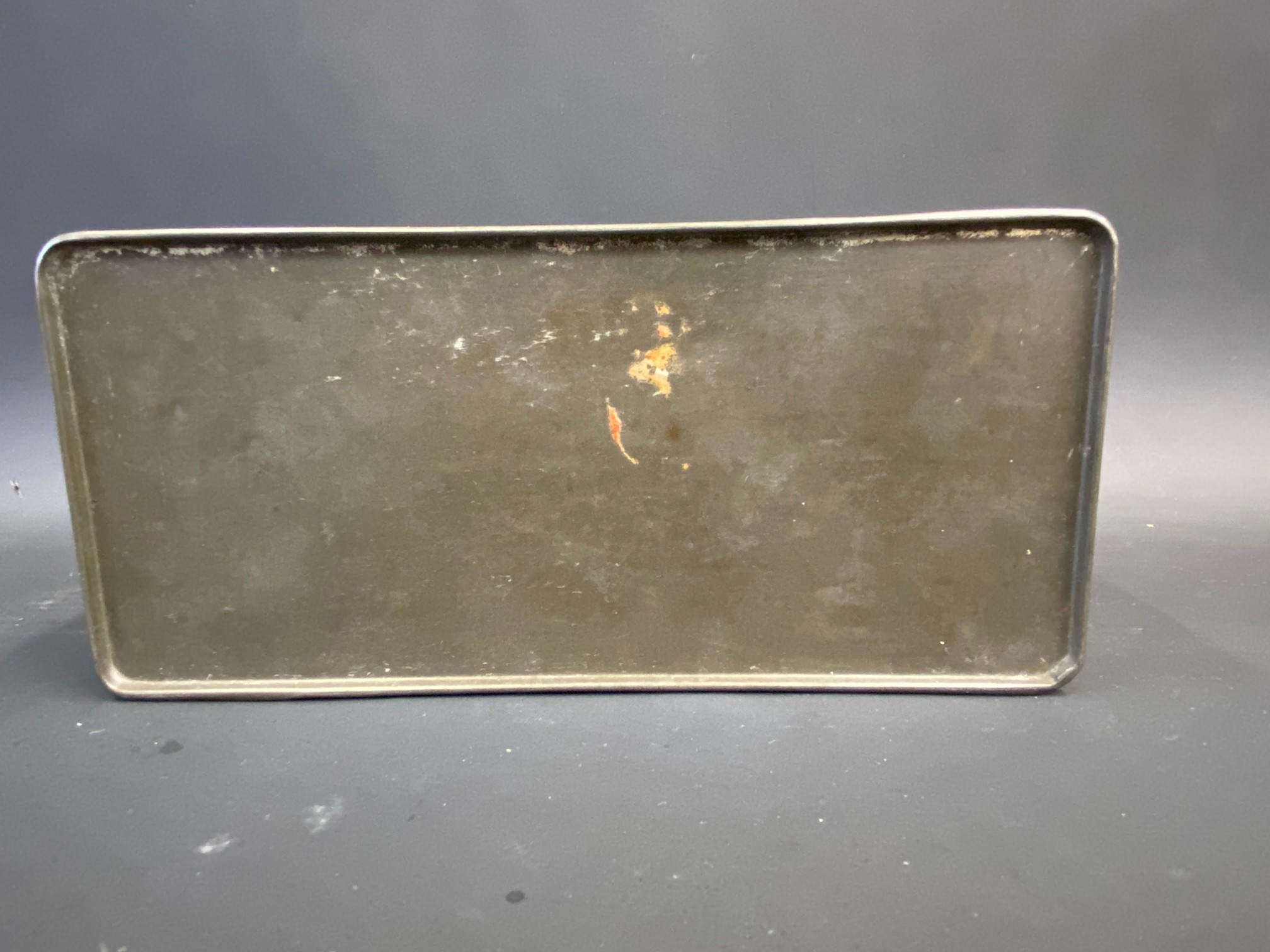 A Hignett's Cavalier Brand rectangular tin in superb condition. - Image 7 of 8