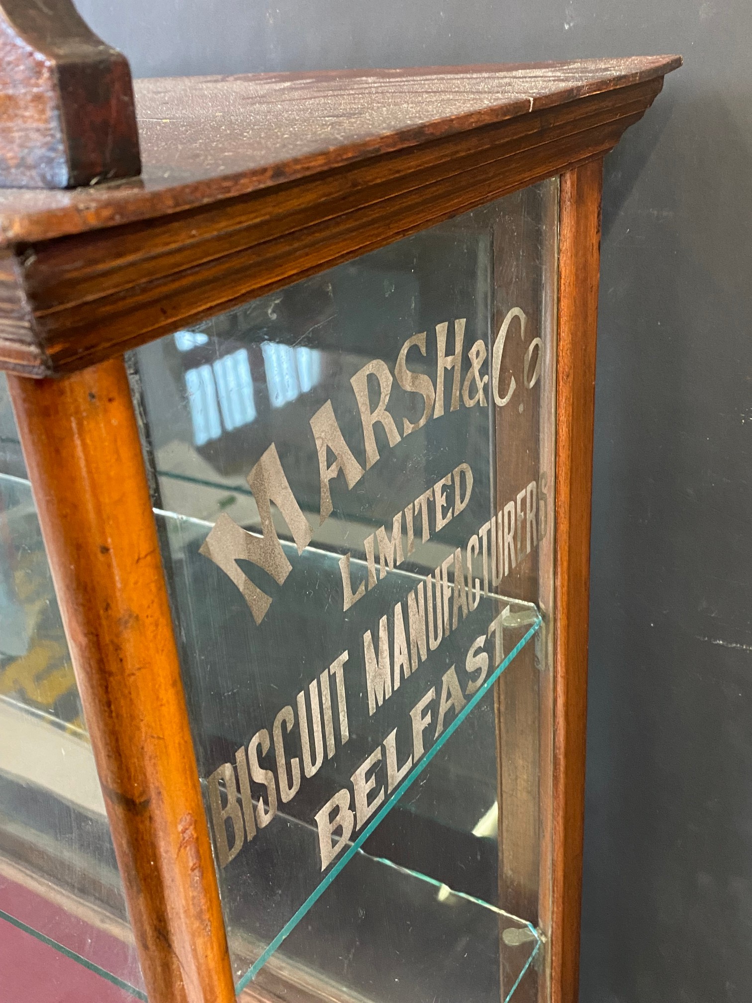 A Marsh & Co. Limited Biscuit Manufacturers of Belfast counter top dispensing cabinet with etched - Image 6 of 9