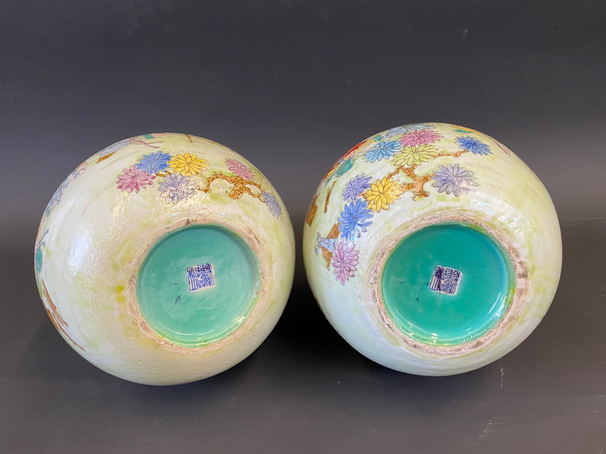 A pair of Chinese bulbous vases mostly in the famille verte palette, decorated with numerous - Image 5 of 5