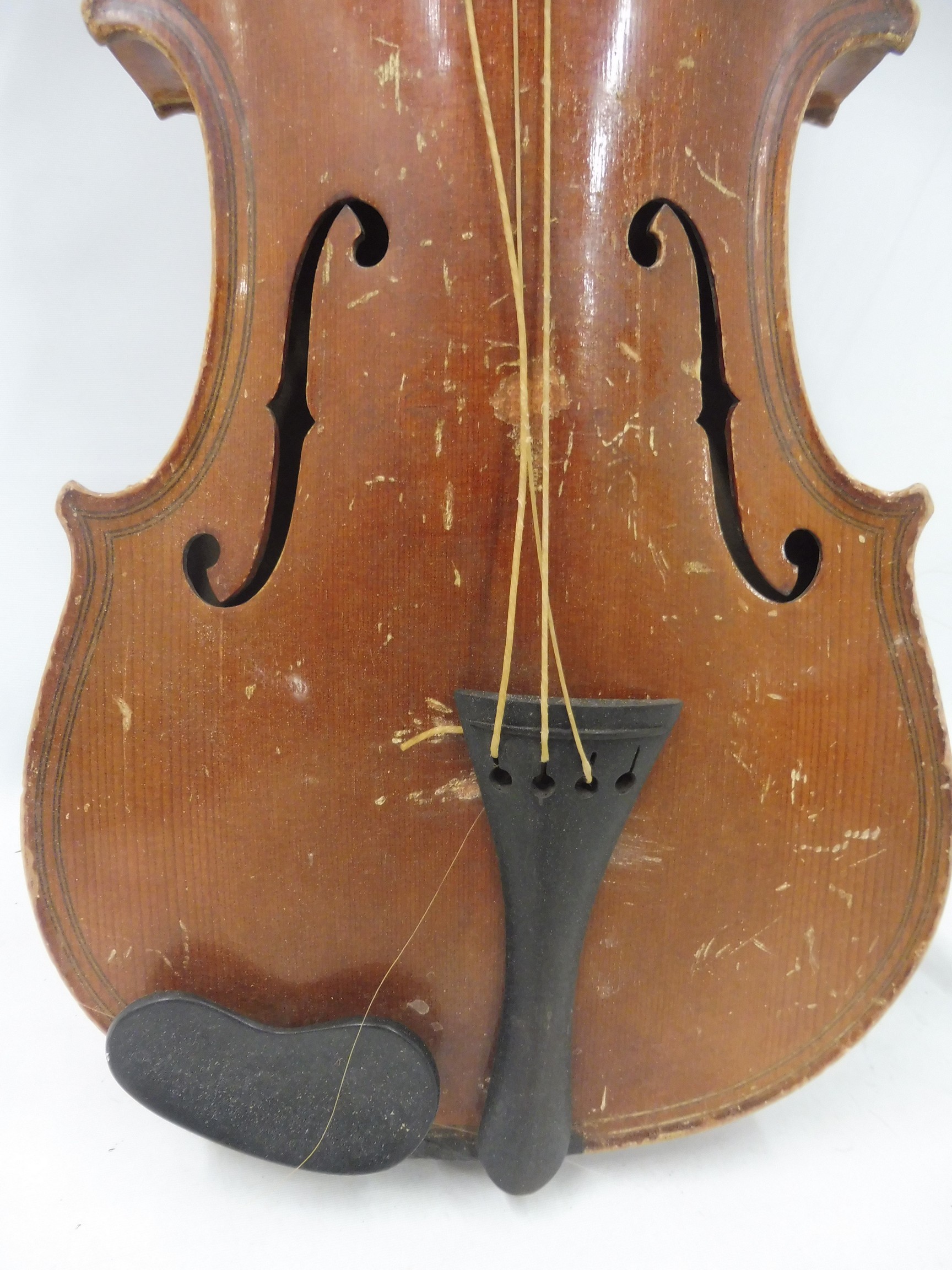 A cased old violin and bow for restoration. - Image 5 of 12