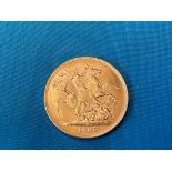 A Victorian 22ct yellow gold double sovereign £2 coin dated 1887, jubilee head, 91,000 in total
