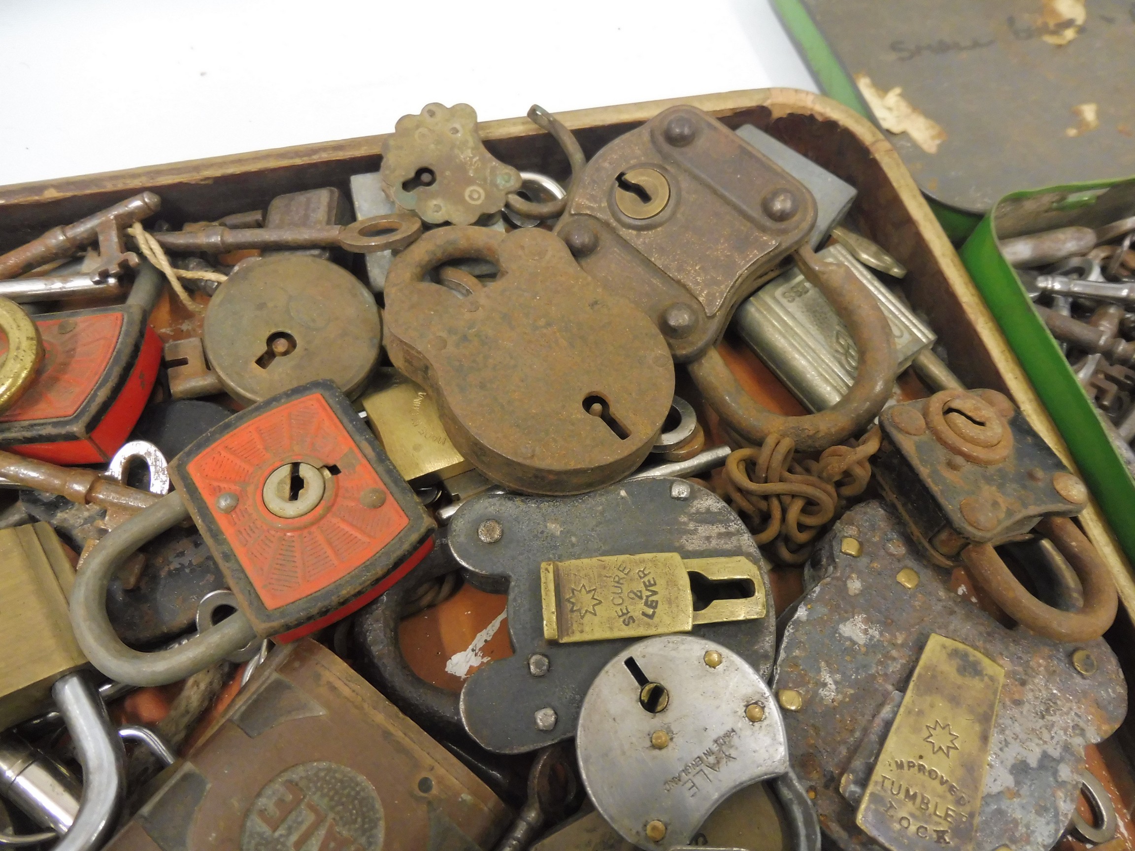 A quantity of antique and vintage padlocks, and keys including Yale, Abloy and Slaymaker. - Bild 2 aus 2