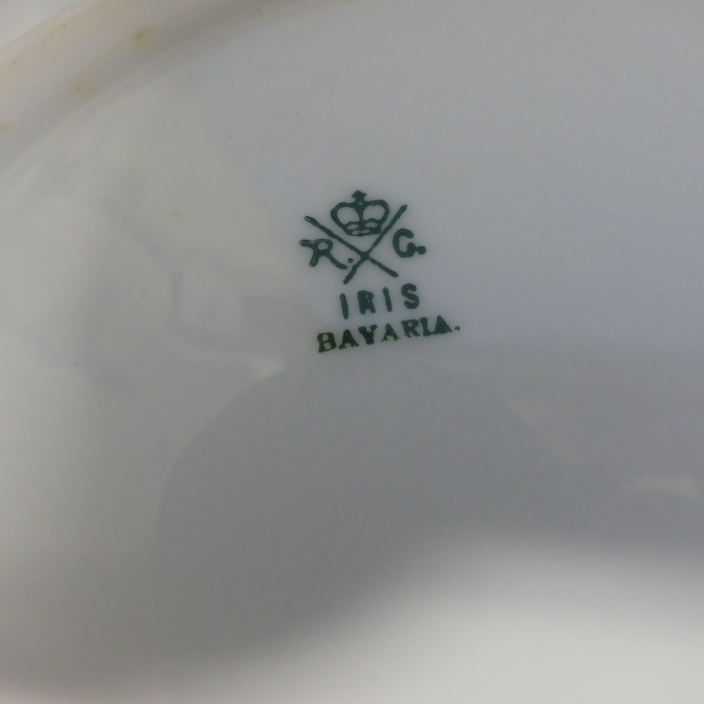 A Bavarian porcelain Iris pattern part Tea Service, to include seven Tea Cups, seven Saucers, - Image 4 of 4