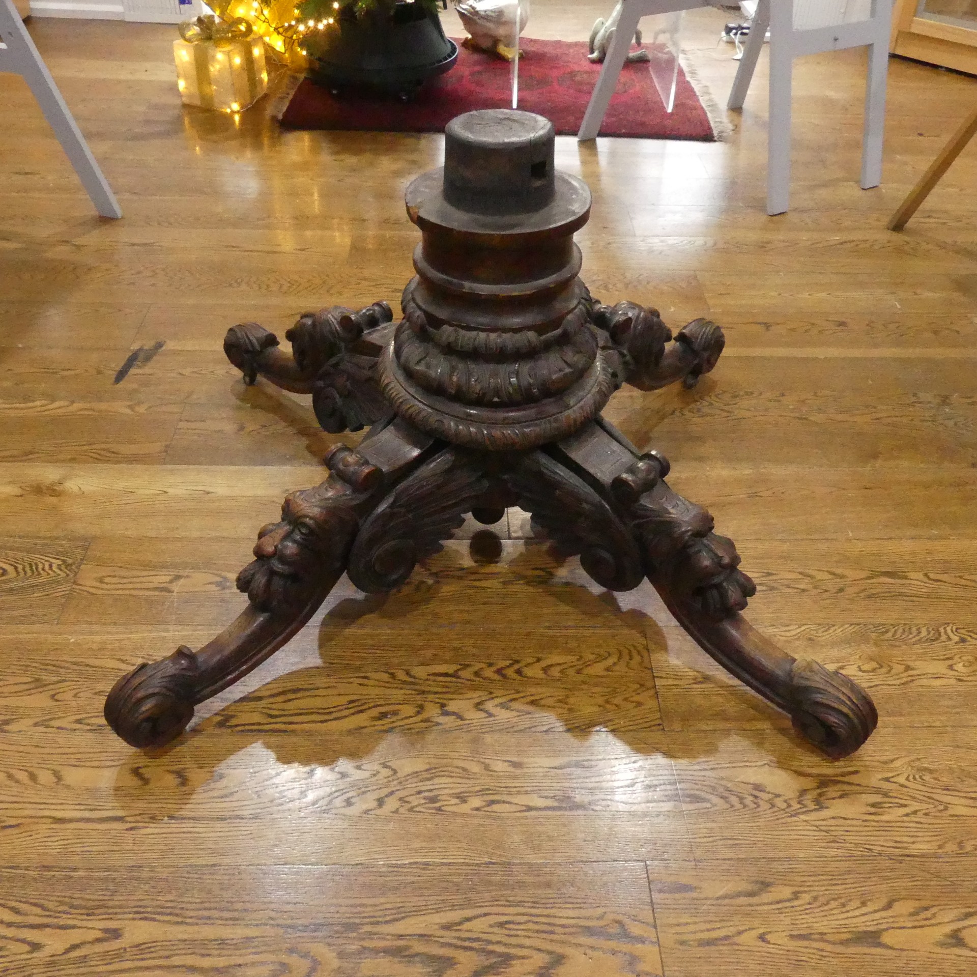 A Victorian heavily carved oak octagonal Drum Table, with octagonal skived in tooled leather top - Image 4 of 7