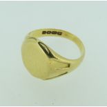 An 18ct yellow gold Gentleman's Signet Ring, Size R, approx. total weight 8.4g.