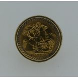 An Elizabeth II gold Sovereign, dated 1962, in 9ct yellow gold ring mount, approx total weight 14.