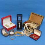 A quantity of Jewellery and Costume Jewellery, including a 9ct gold pendant and chain and small