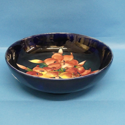 A Moorcroft 'Hibiscus' pattern Bowl, tube lined design in typical style, signed W Moorcroft to base, - Bild 2 aus 4