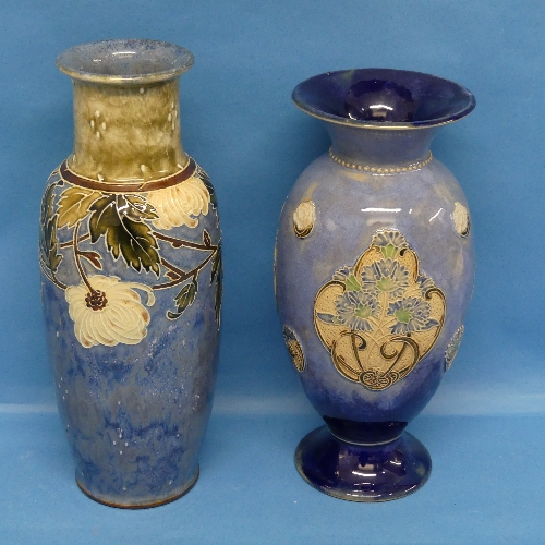 A Royal Doulton stoneware baluster Vase, by Maud Bowden, decorated in blue ground with tubelining, - Bild 3 aus 4