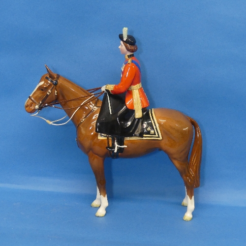 A Beswick figure of HRH Queen Elizabeth II, mounted on Imperial, Trooping the Colour, with factory - Bild 3 aus 4